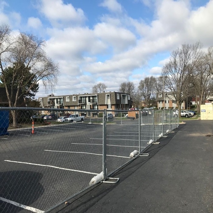 6'X12' chain link fence panels 1⅜"(35mm) outer tube 1.2 oz/ft2/366 g/m2 hot dipped galvanized mesh aperture ) 2½"/63mm 4